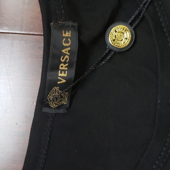 Versace Tshirt - Picture 3 of 5